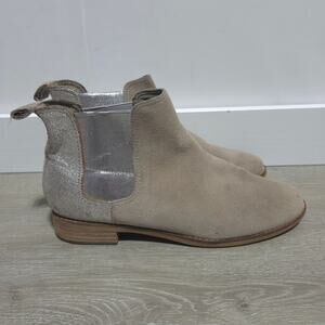 Toms Ella Suede Tan & Silver Ankle Chelsea Boot Size 9.5